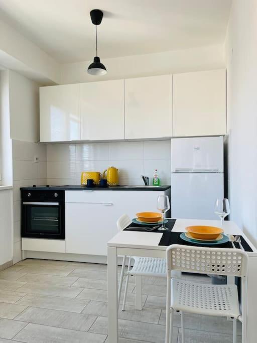 New Modern Rooftop Apartment-Free Private Parking Skopje Buitenkant foto